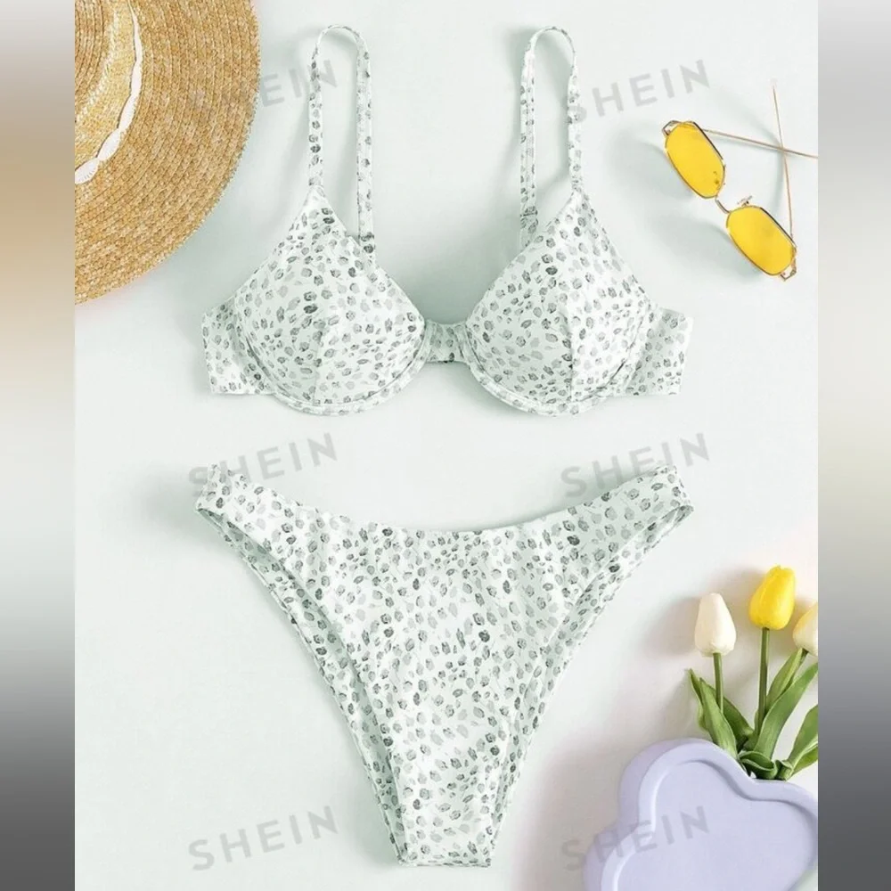 Leaf pattern bikini - Picture 1 of 4